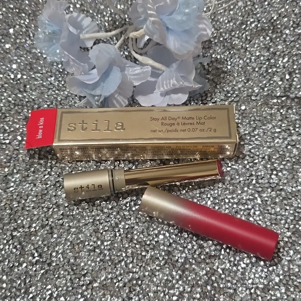 ❇️🧚‍♀️BLOW A KISS Stila SWATCHED 1X RARE Lipstick